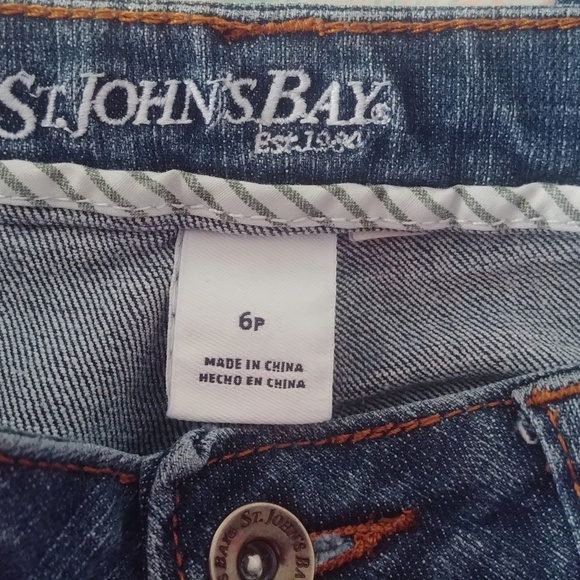 St John's Bay Women's
Straight Leg Blue Jeans - Picture 4 of 7